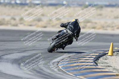 media/Dec-01-2025-Moto Forza (Mon) [[2daa91e15f]]/1-Advanced Group/Session 2 Turn 11 Backside/